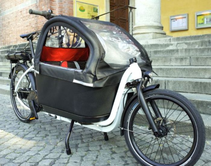 Front box cargo bike